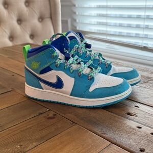 Jordan GS “Sprites”Blue and White Size 5.5Y